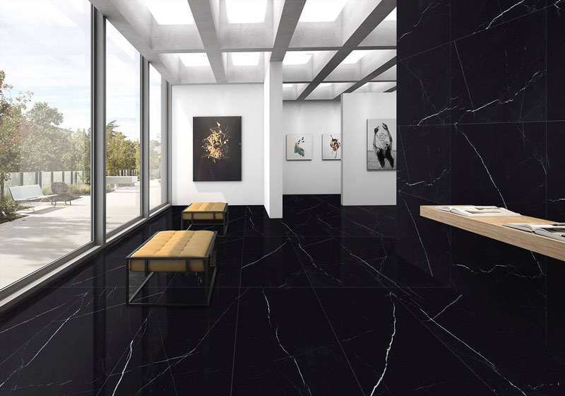 Italica Black
